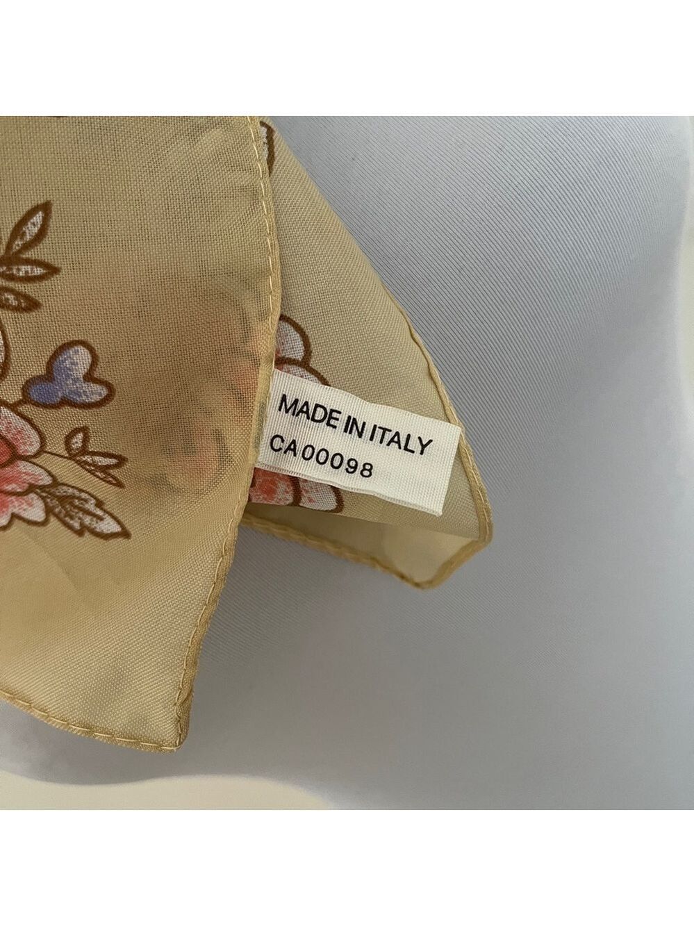 VINTAGE Square Floral Scarf Made Italy Floral Pattern Cottagecore Neck Scarf - Picture 6 of 10